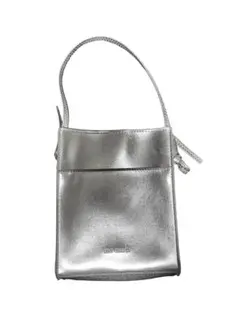 【MONO COMME ÇA｜モノコムサ】 シルバースクエアミニバッグ