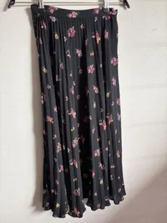 H＆M フラワープリント プリーツスカート ブラック