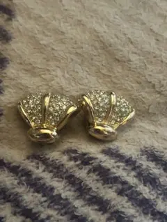 Christian Dior 貝殻型イヤリング