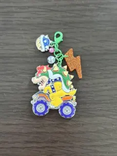 新品★USJ限定ユニバ 25周年マリオ クッパ チャームマリオカートキーホルダーのサムネイル