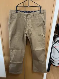 ベージュ チノパン ボタン付き