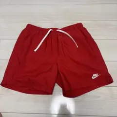 Nike レッド ショートパンツ