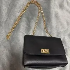 ブラック合成皮革バッグ ゴールド金具付き