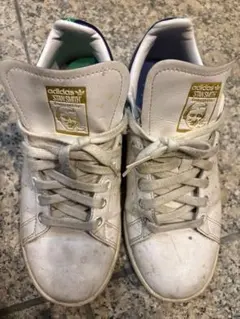 adidas Stan Smith ホワイトスニーカー 穴あき有り