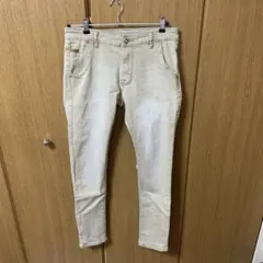 ベージュ デニム