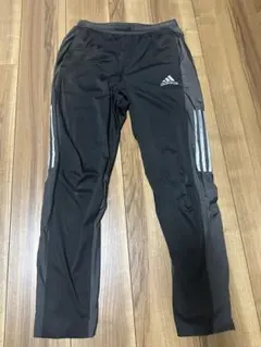 adidas ジャージパンツ ブラック　ランニングメンズMサイズ