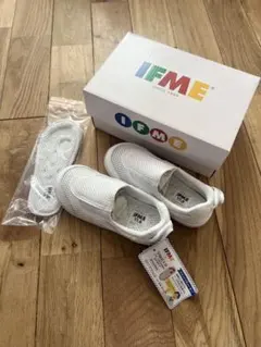 IFME ホワイト スクールシューズ　17.5センチ