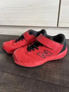 テニスシューズ　21センチ　New Balance 赤 スニーカー　子供用　中古