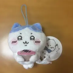 タグ付きちいかわ ネギトロ丼を持ったハチワレのマスコット