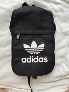 adidas レトロ９０年代　ネイビー　ミニリュック　子供ベビーバッグのサムネイル