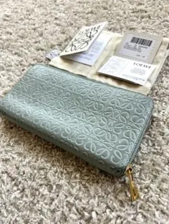 極美品✨ロエベ 長財布 リピートアナグラム ラウンドファスナー 型押し
