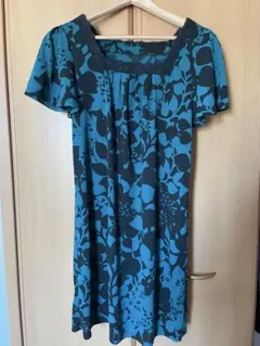 【美品】ルーニィ　花柄 半袖ひざ丈ワンピースのサムネイル