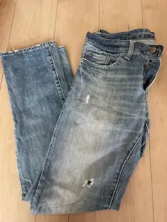 AZUL ライトブルーダメージストレートジーンズ