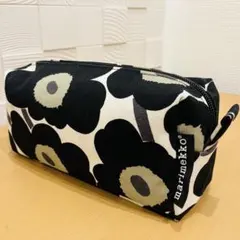 マリメッコ　marimekko ウニッコ柄　ポーチのサムネイル