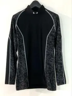 Under Armour オールシーズン　コンプレッション　黒 ブラック　刺繍