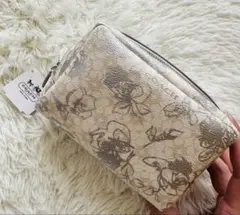 COACH 花柄ポーチ 新作タグ付き