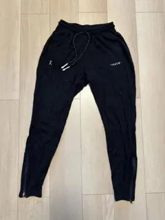 VEATM スリムフィットパンツ　Lサイズ