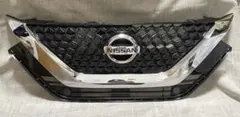 日産 デイズ ハイウェイスター 純正フロントグリル B44W系 カメラ穴なしのサムネイル