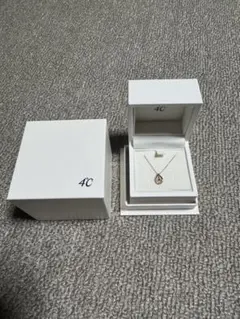 新品　4℃ローズゴールド涙型ネックレス