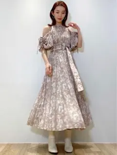 最終値下【新品】SNIDELスナイデル　オフショルワンピース