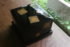 デッドストック！上質内朱黒漆に優美な梅蒔絵の映える台付二段重（検輪島塗重箱お重