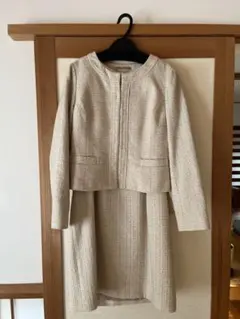 ベージュ スーツ