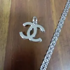 CHANEL ダブルココマーク チャーム チェーン付きのサムネイル