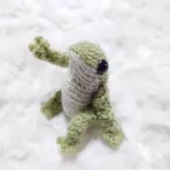 お遊びかえるのあみぐるみ
