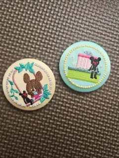 くまのがっこう　刺繍缶バッジ　2点