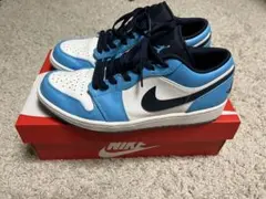 エアジョーダン1 low UNC ユニバーシティーブルー