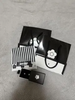 MARY QUANT フラワーモチーフピアス