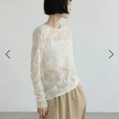 LOWRYS FARM　フロッキーレースプルオーバー　アイボリー
