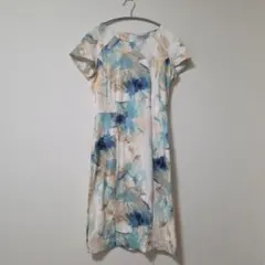 ダウンイースト ひざ丈 ワンピース 【M】 花柄 半袖 タイト 白 青 水色
