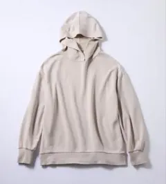 フード付きパーカー