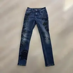 Desigual デニムパンツ 花柄プリント