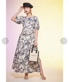 コルセットディテールトップス/フラワージュイパターンロングスカート