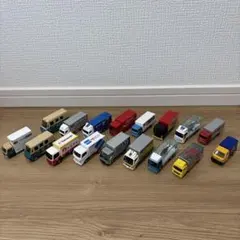 【人気トラックセット】トミカ TOMICA 物流・配送トラック 17台セットa3のサムネイル