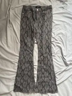 フレアパンツ デニム