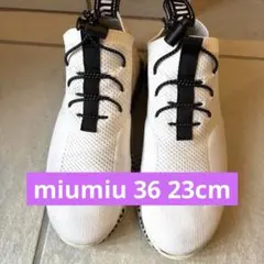 miumiuホワイト メッシュスリッポンスニーカーのサムネイル