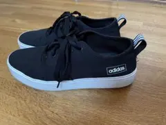 アディダススニーカー