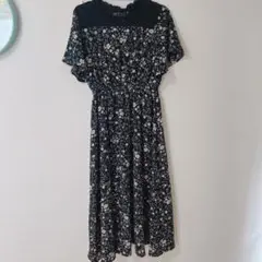 【コルザ】L 半袖ロングワンピース ブラック　花柄　フレアスカート