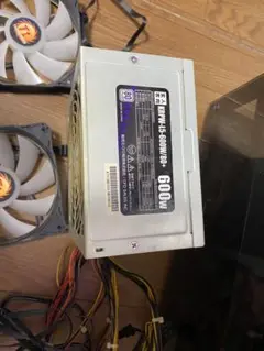 600W 80 PLUS 電源ユニット + 120mmファン 3個