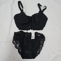 エメフィール ブラック　F65！完売している貴重胸元開いてるデザイン