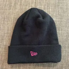New Era ニット帽 ビーニー ブラック ピンク刺繍　ニット　キャップ　古着のサムネイル