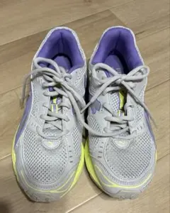 土日限定PUMA スニーカー グレー パープル イエロー24cmのサムネイル