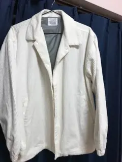 白のジャケットのサムネイル