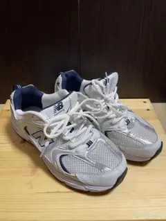 New Balance 530 ランニングシューズ ホワイト/ネイビー