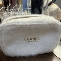 CHANEL BEAUTE ホワイトポーチ