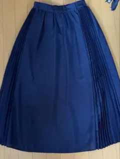 値下げしました。ネイビー プリーツ ロングスカート