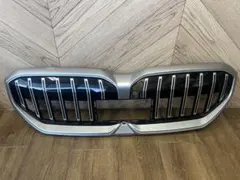 209番 中古 純正  5シリーズ G60 フロントグリル 209番 中古 純正 BMW 5シリーズ G60 フロントグリル - メルカリ